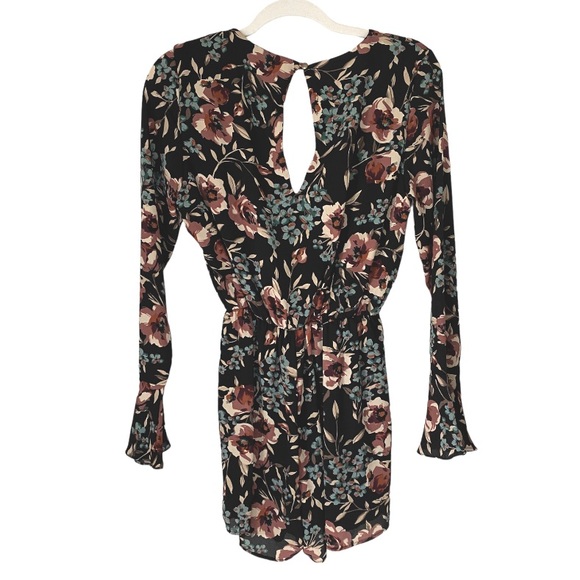 Everly Floral Romper - Picture 3 of 5